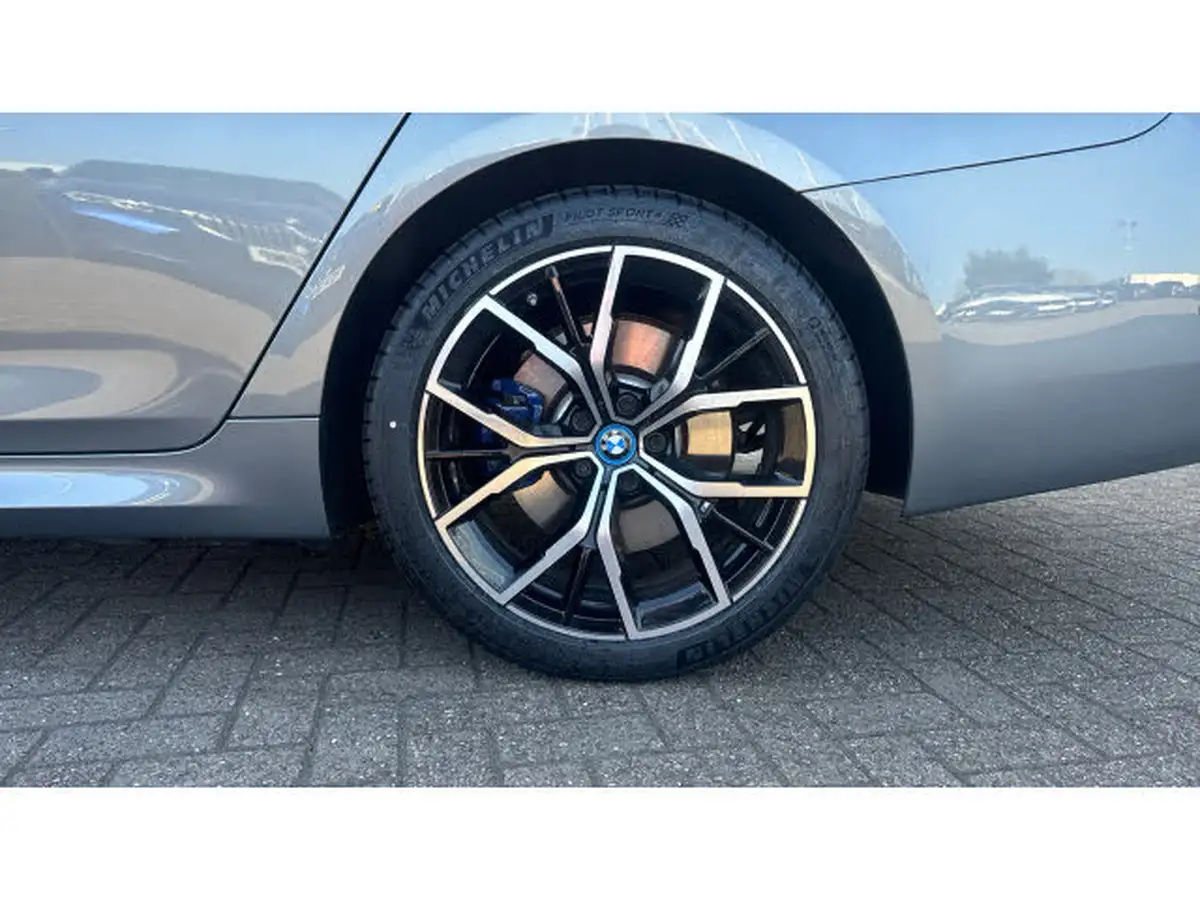 2023-bmw-5-series-20-530e-m-sport-292bhp-touring-5d-big-38