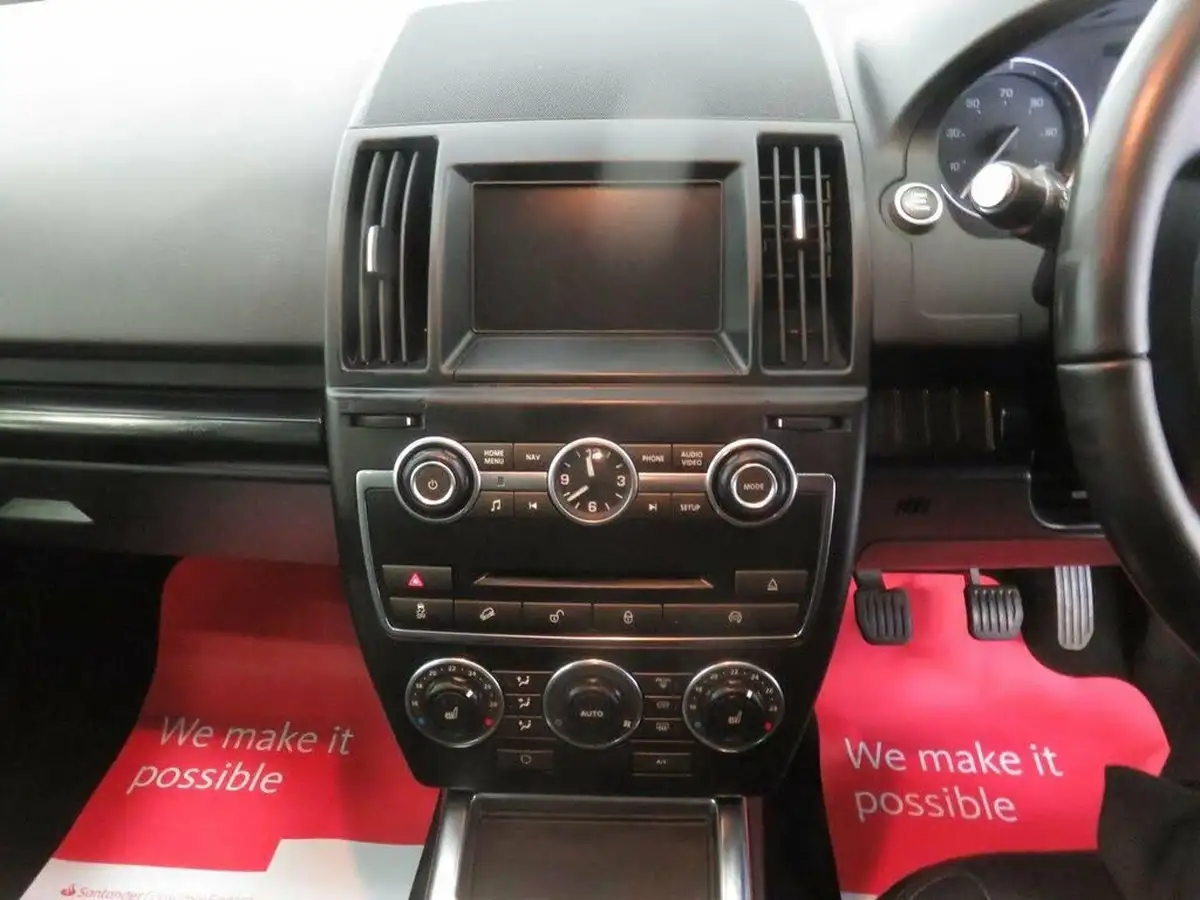 2014-land-rover-freelander-2-22td4-se-tech-big-25