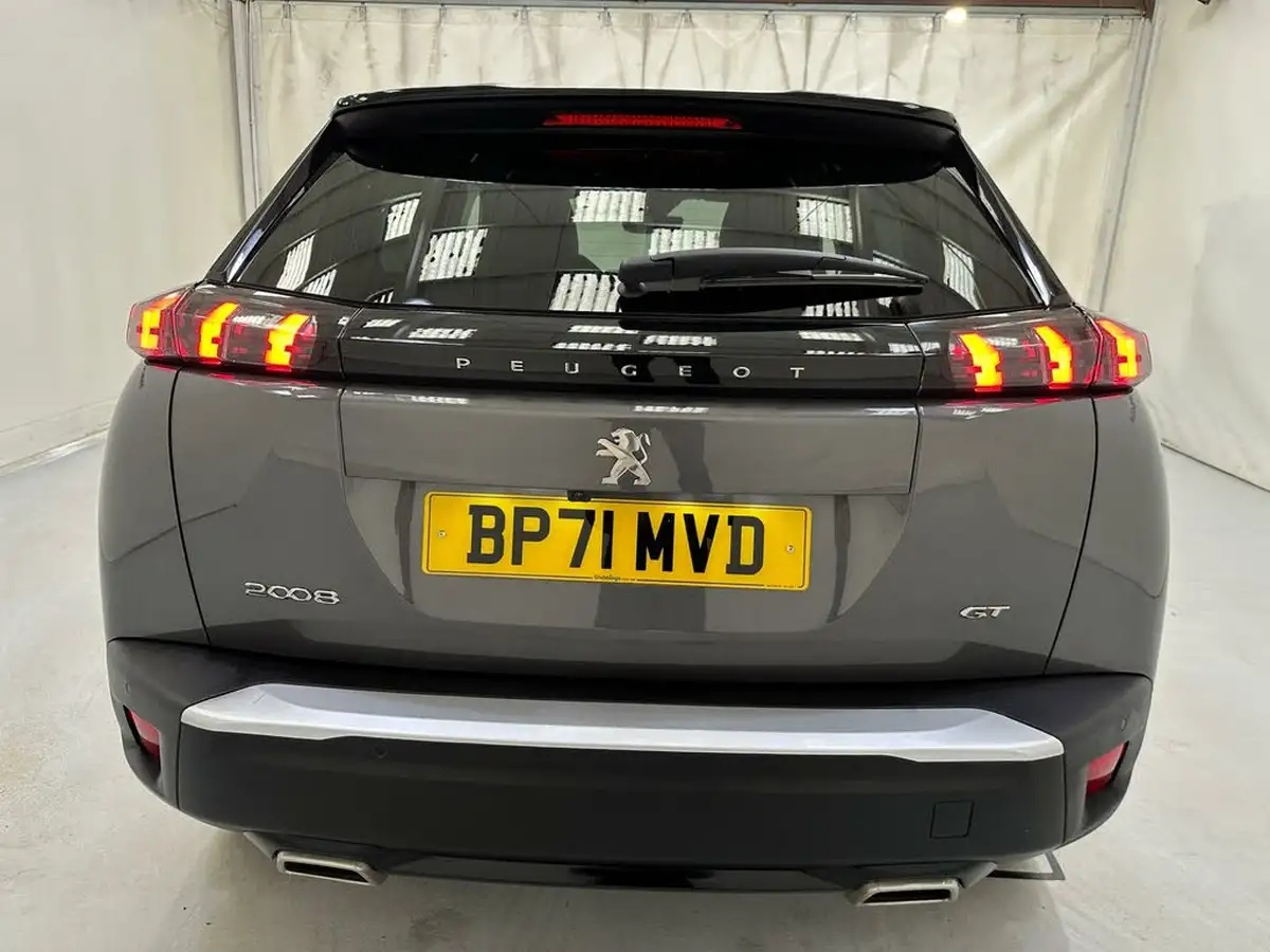 2022-peugeot-2008-suv-12-puretech-gt-big-5