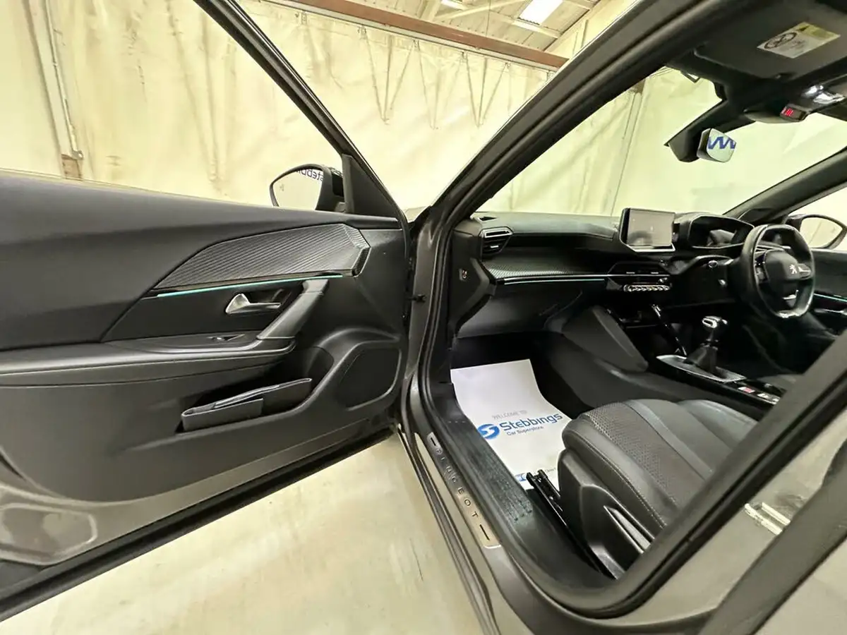 2022-peugeot-2008-suv-12-puretech-gt-big-29