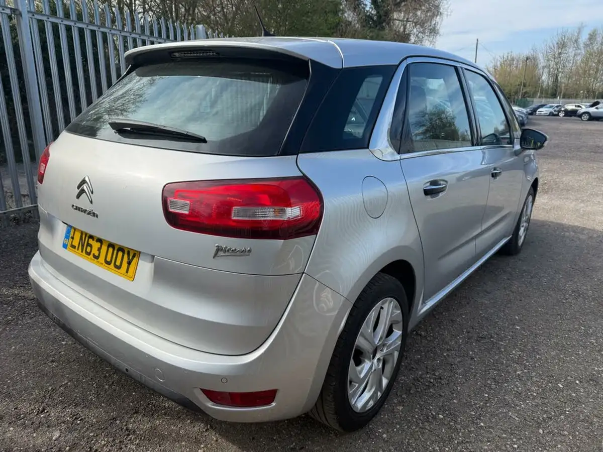 2013-citroen-c4-picasso-16e-hdi-exclusive-etg6-big-6