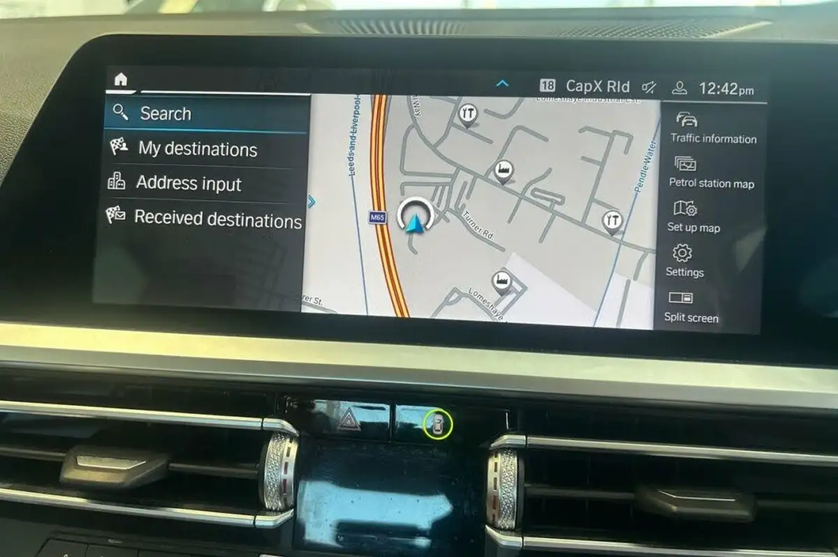 2021-bmw-3-series-20-330e-xdrive-sport-pro-saloon-4d-big-26
