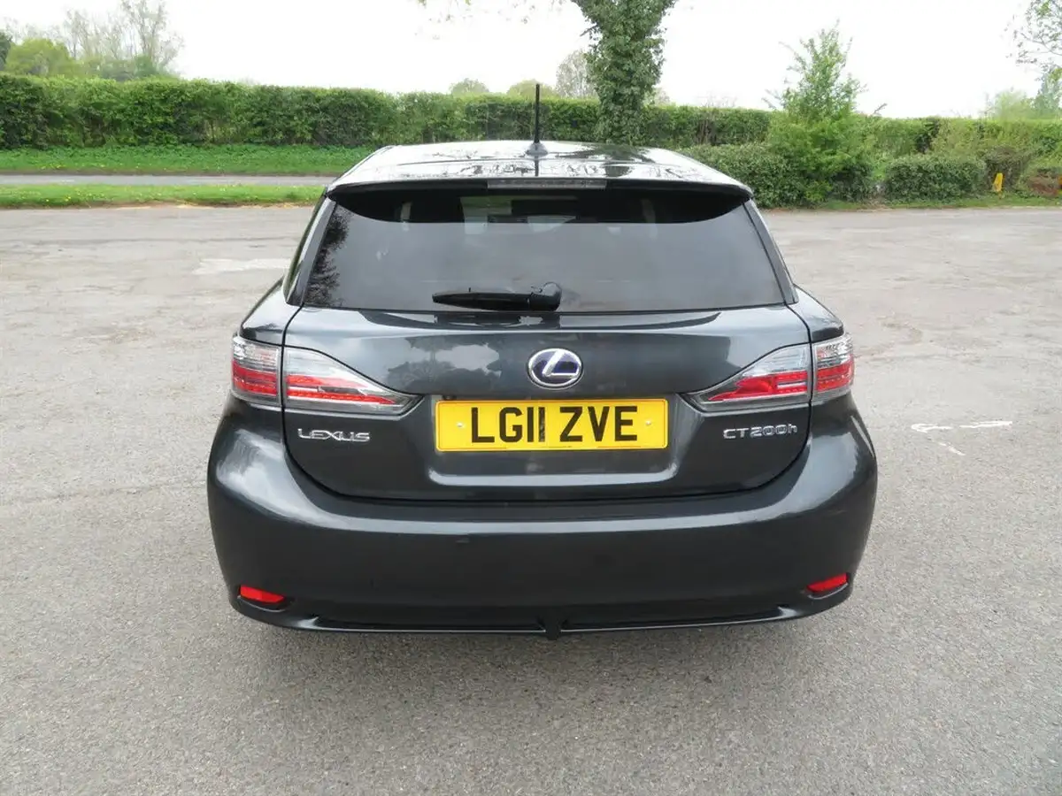 2011-lexus-ct-200h-18-se-i-big-6