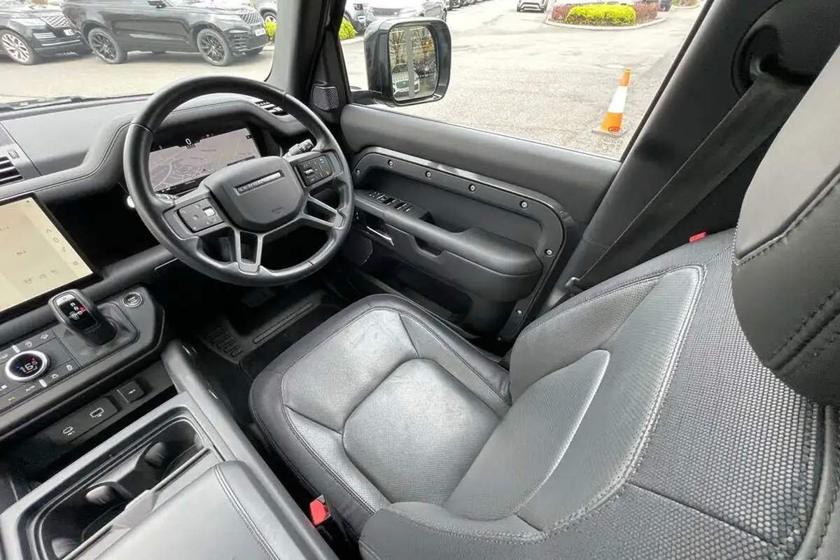2023-land-rover-110-defender-30-d300-x-dynamic-hse-big-13