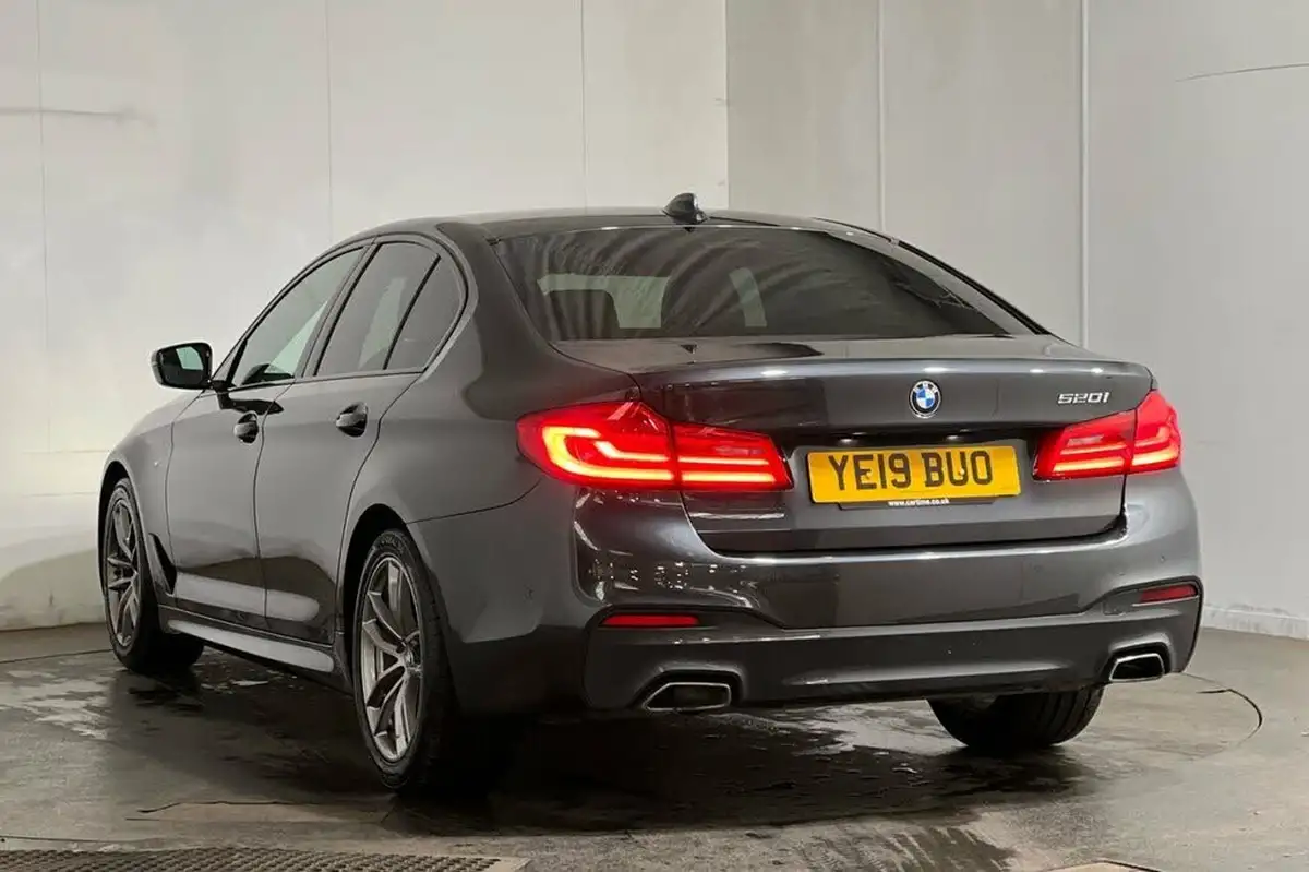 2018-bmw-5-series-20-520i-m-sport-ss-saloon-4d-big-14