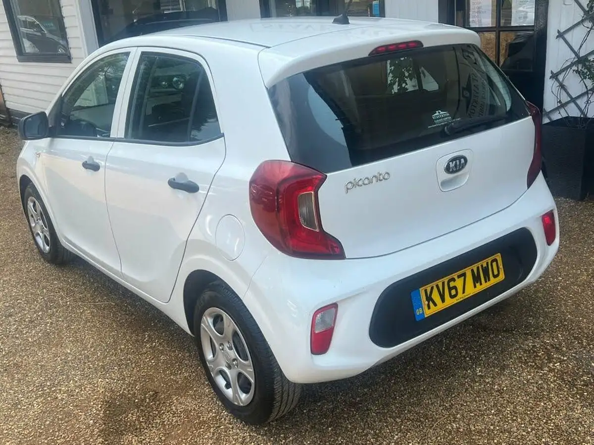2017-kia-picanto-10-1-big-11