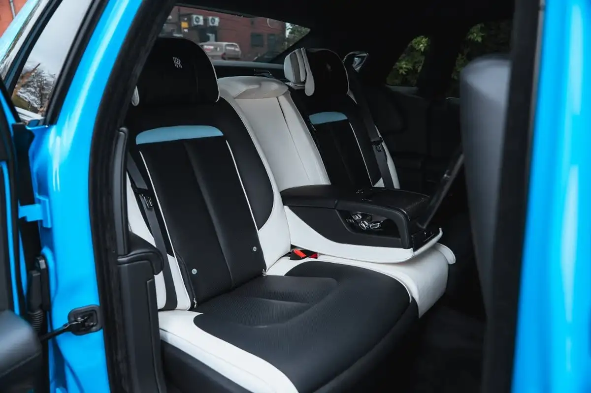 2024-rolls-royce-ghost-675-black-badge-big-36