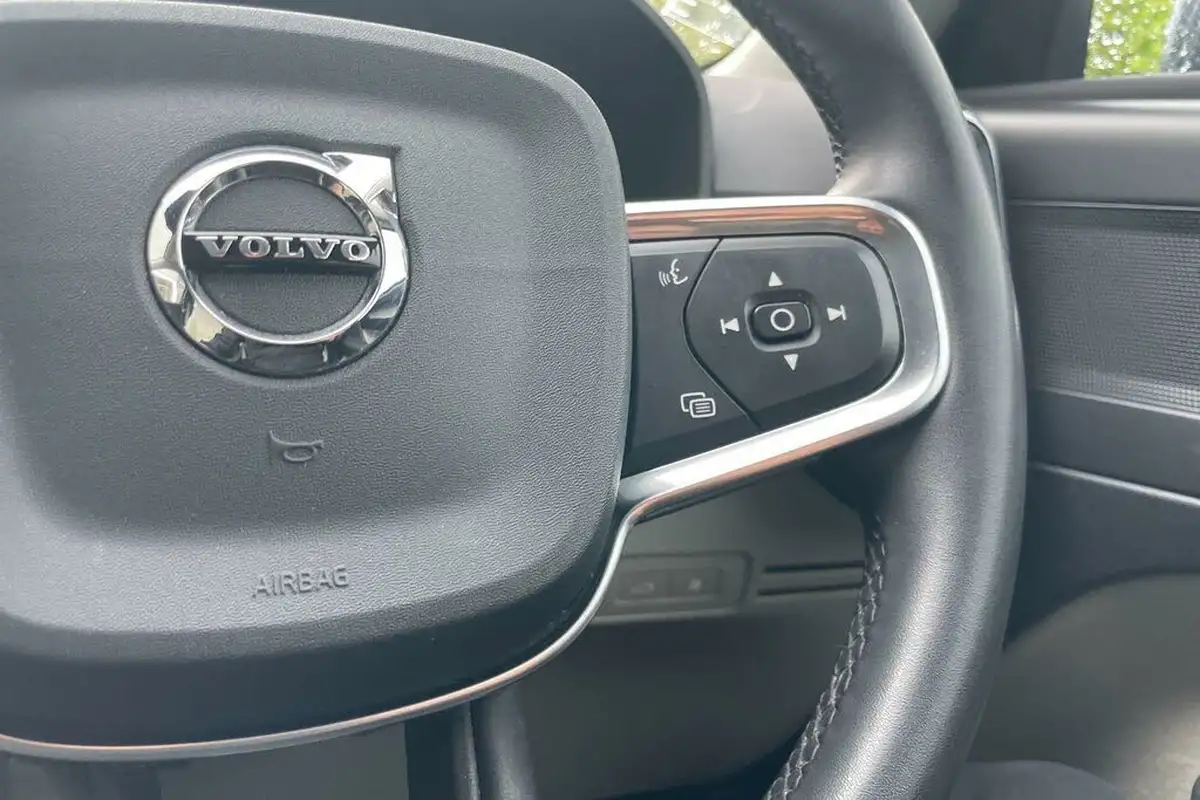 2021-volvo-xc40-15-t4-inscription-208bhp-big-35