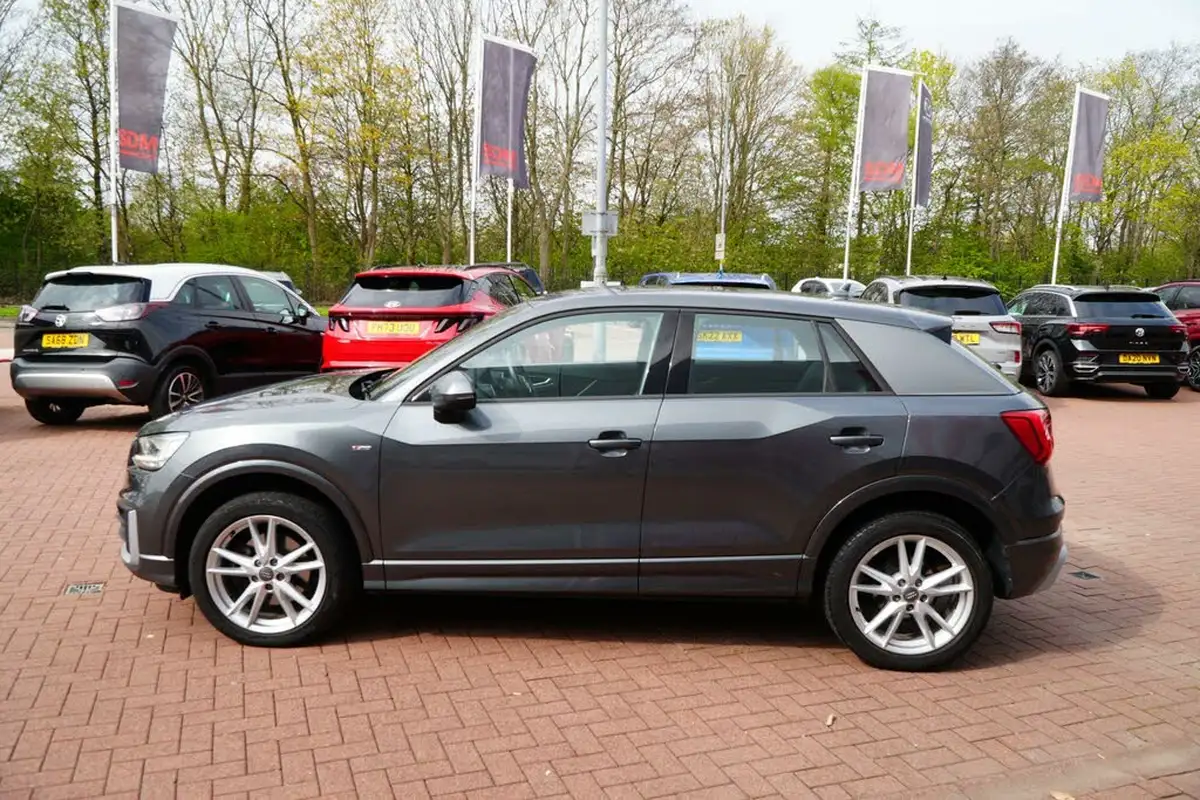 2018-audi-q2-14-tfsi-s-line-big-8