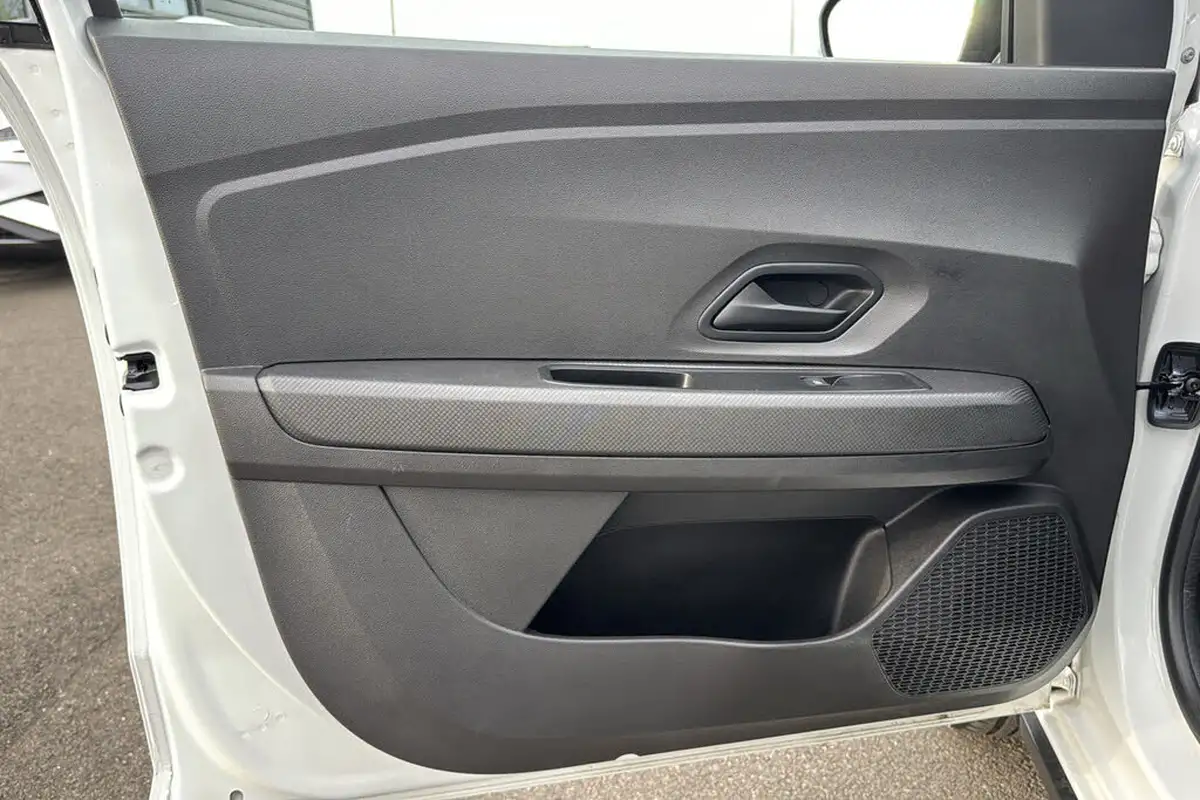 2023-dacia-jogger-10-tce-essential-big-25