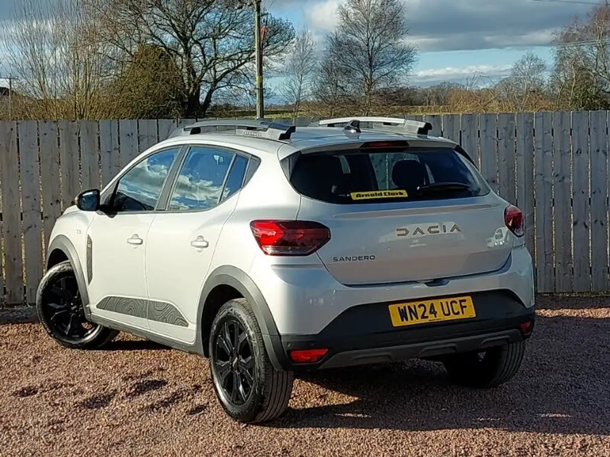 2024-dacia-sandero-stepway-10-tce-extreme-90bhp-big-1