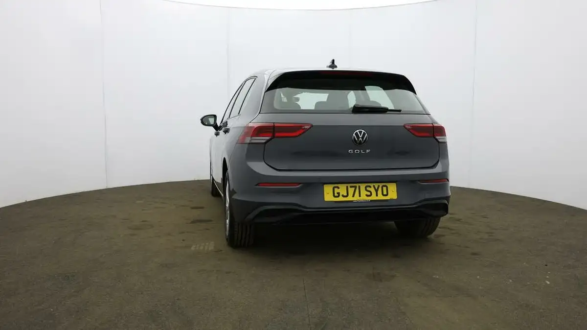 2021-volkswagen-golf-10-tsi-life-hatchback-big-56