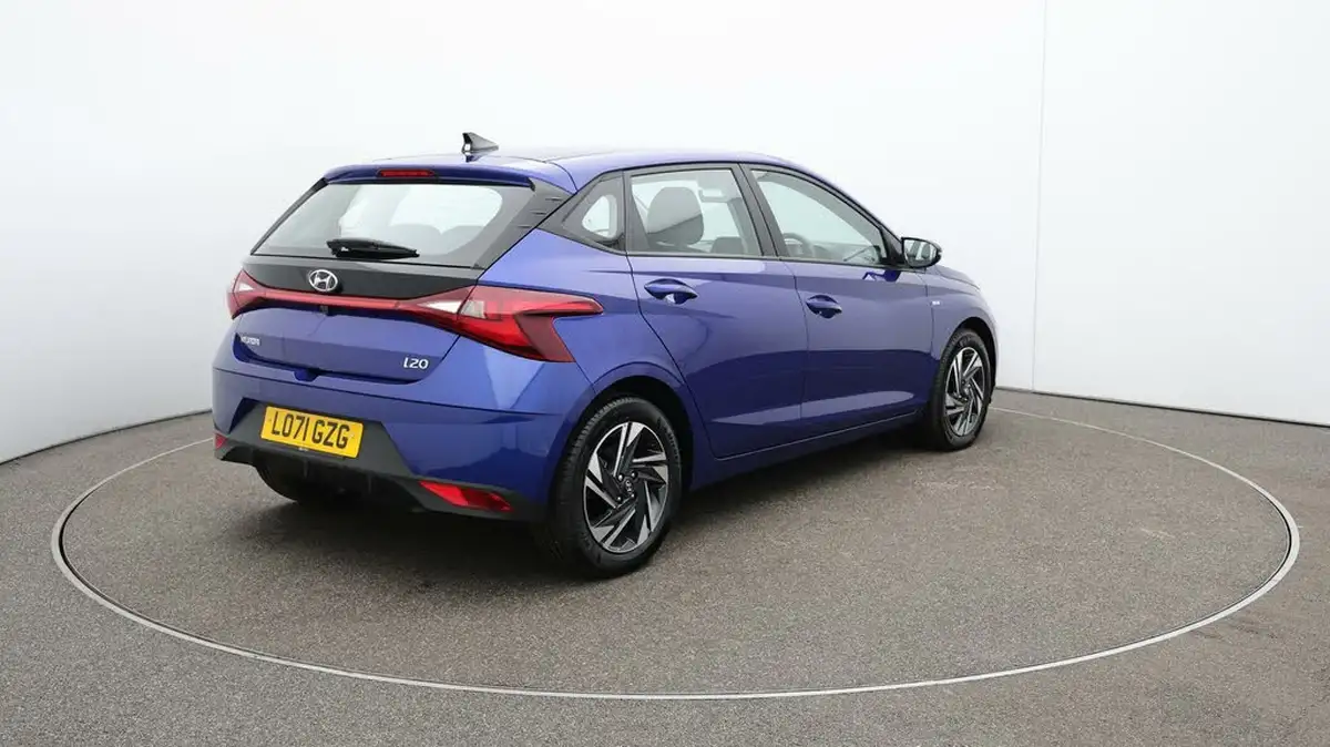 2022-hyundai-i20-10-t-gdi-se-connect-dct-big-7