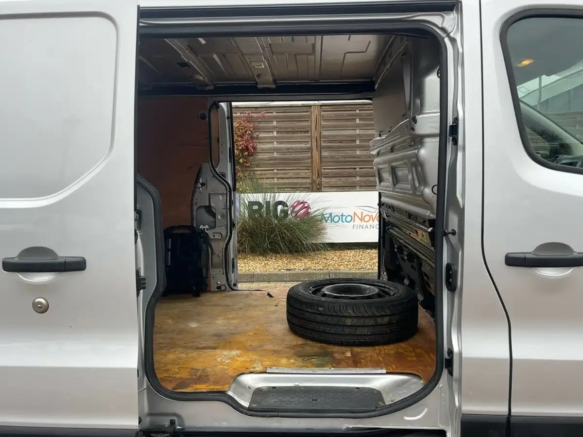 2021-renault-trafic-20dci-ll30-energy-120-business-panel-big-50