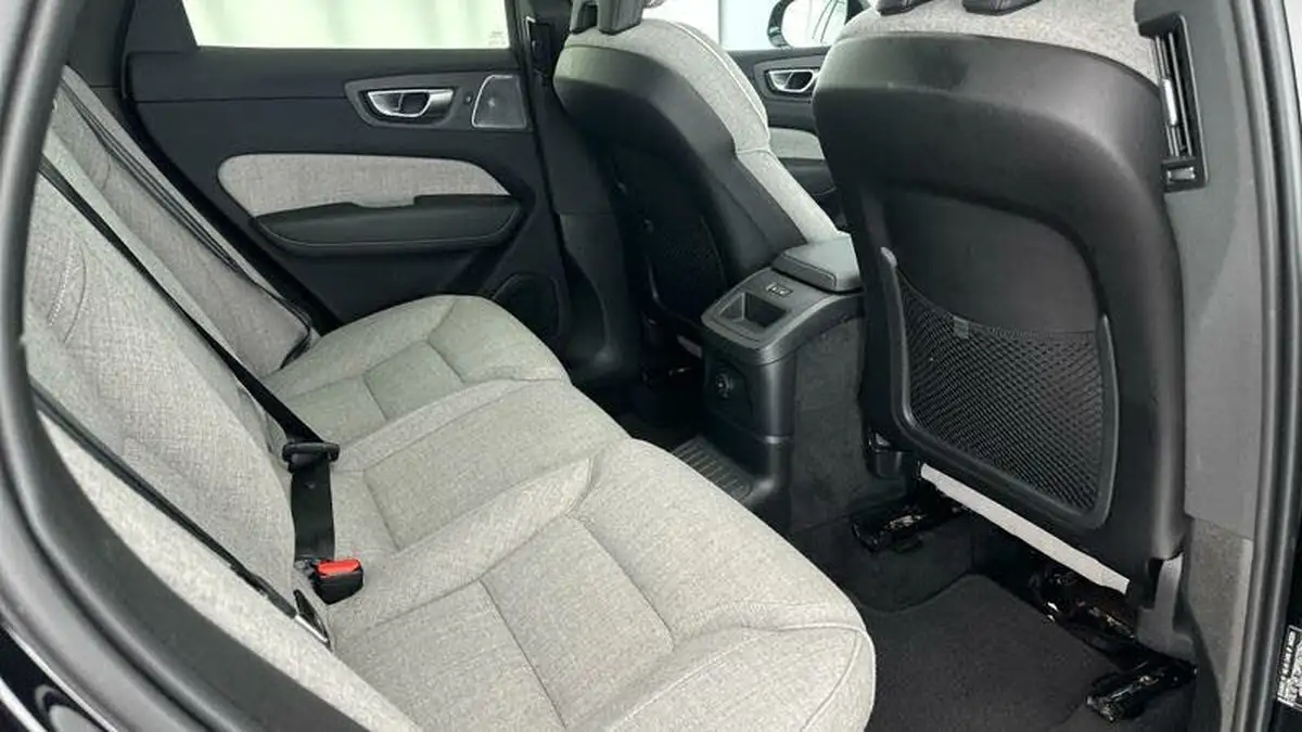 2023-volvo-xc60-20-t8-ultimate-dark-big-28