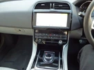 2019-jaguar-xe-20i-portfolio-200ps-small-24