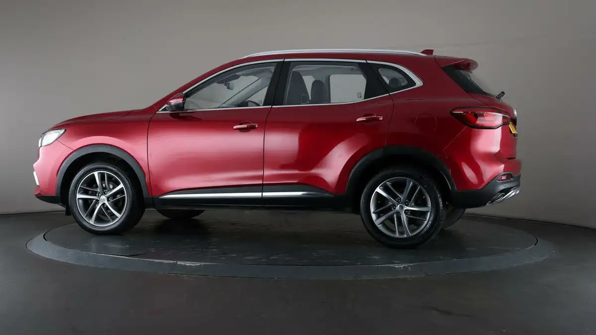 2021-mg-hs-15t-gdi-exclusive-162ps-big-75