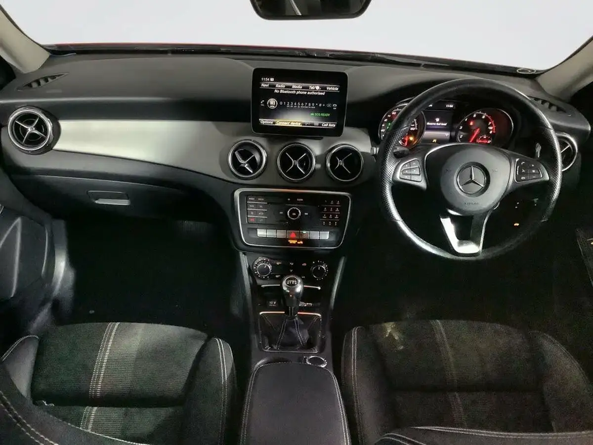 2018-mercedes-benz-gla-class-16-gla-180-urban-edition-ss-big-2