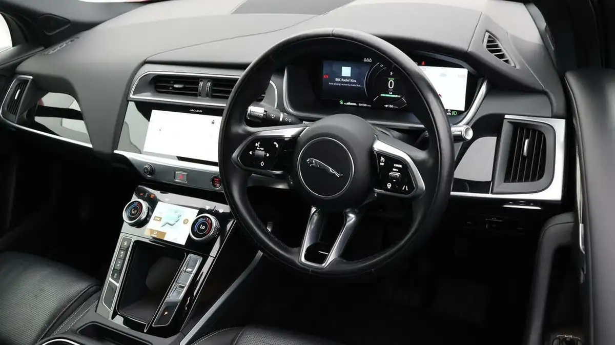 2021-jaguar-i-pace-ev400-se-big-8