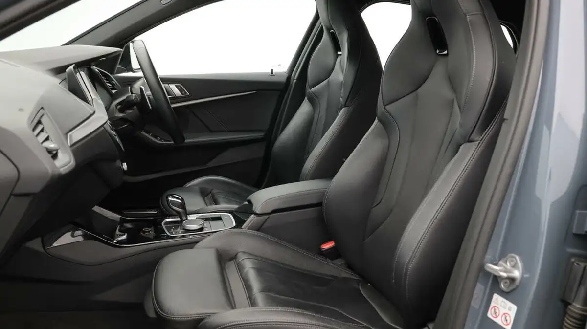 2020-bmw-1-series-20-m135i-xdrive-big-14