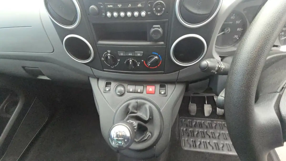 2018-citroen-berlingo-12-puretech-multispace-feel-big-6