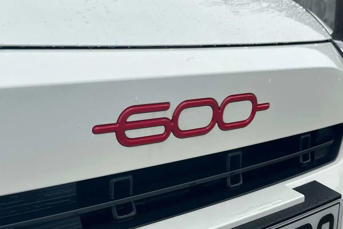 2024-fiat-600e-e-red-big-22