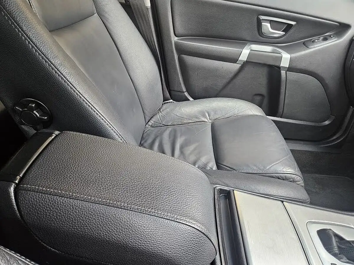 2014-volvo-xc90-24td-es-big-12