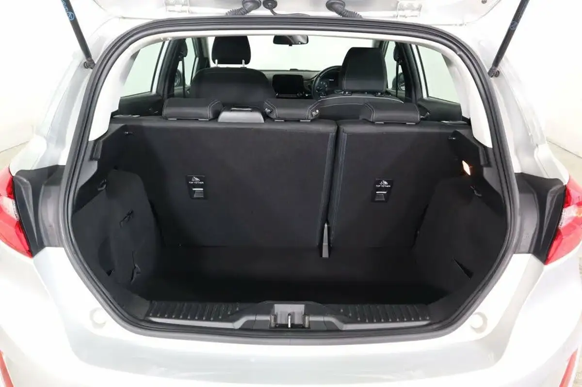 2018-ford-fiesta-10t-zetec-5d-big-8