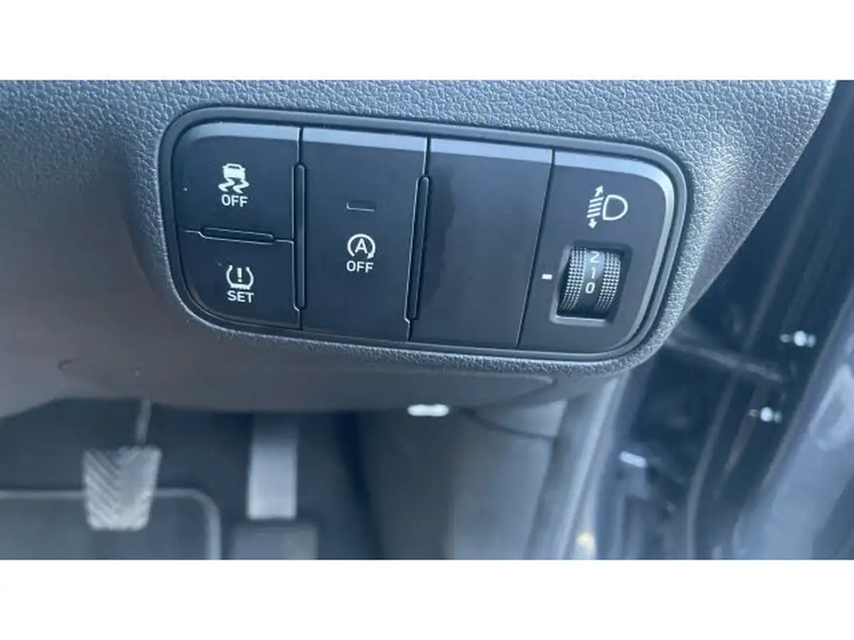 2023-hyundai-i20-10-t-gdi-se-connect-eclutch-imt-big-26