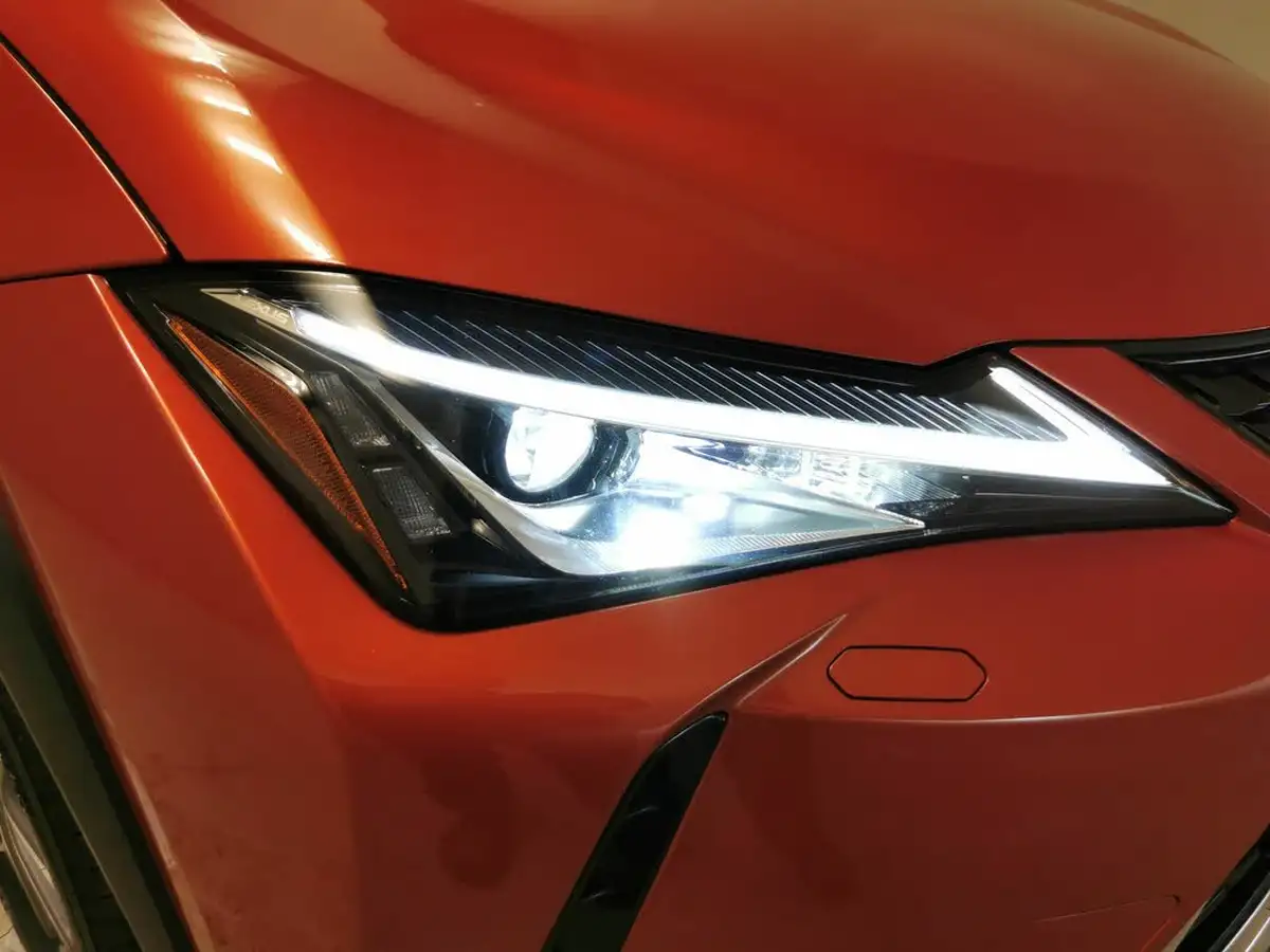 2022-lexus-ux-300e-e-ux-204ps-728kwh-big-5