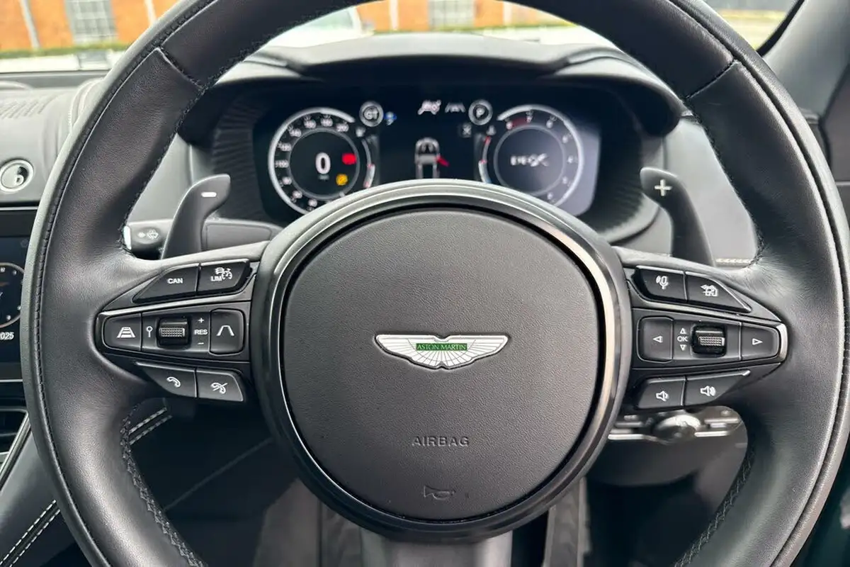 2023-aston-martin-dbx-40-v8-big-10