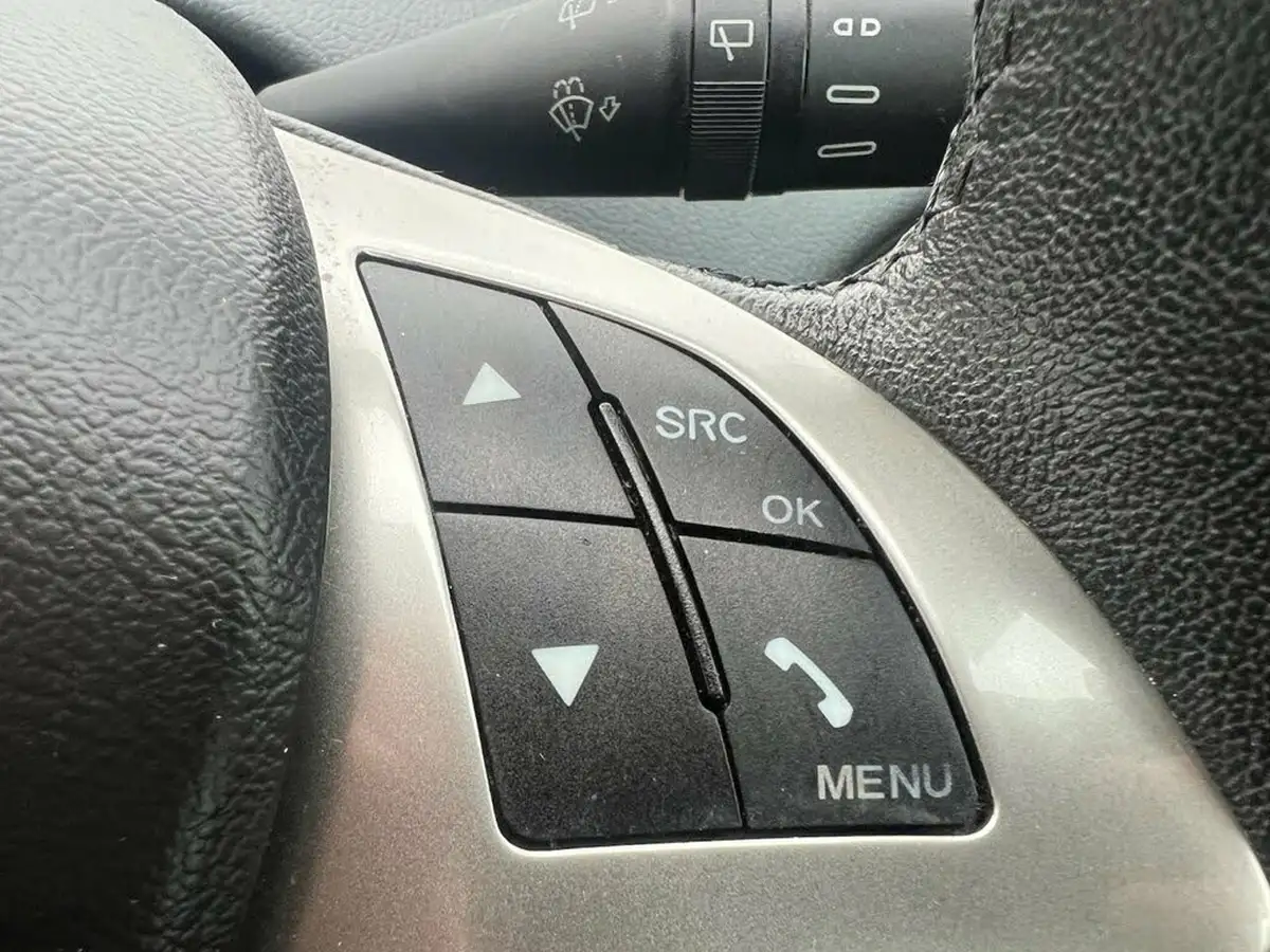 2014-chrysler-ypsilon-12-se-big-23