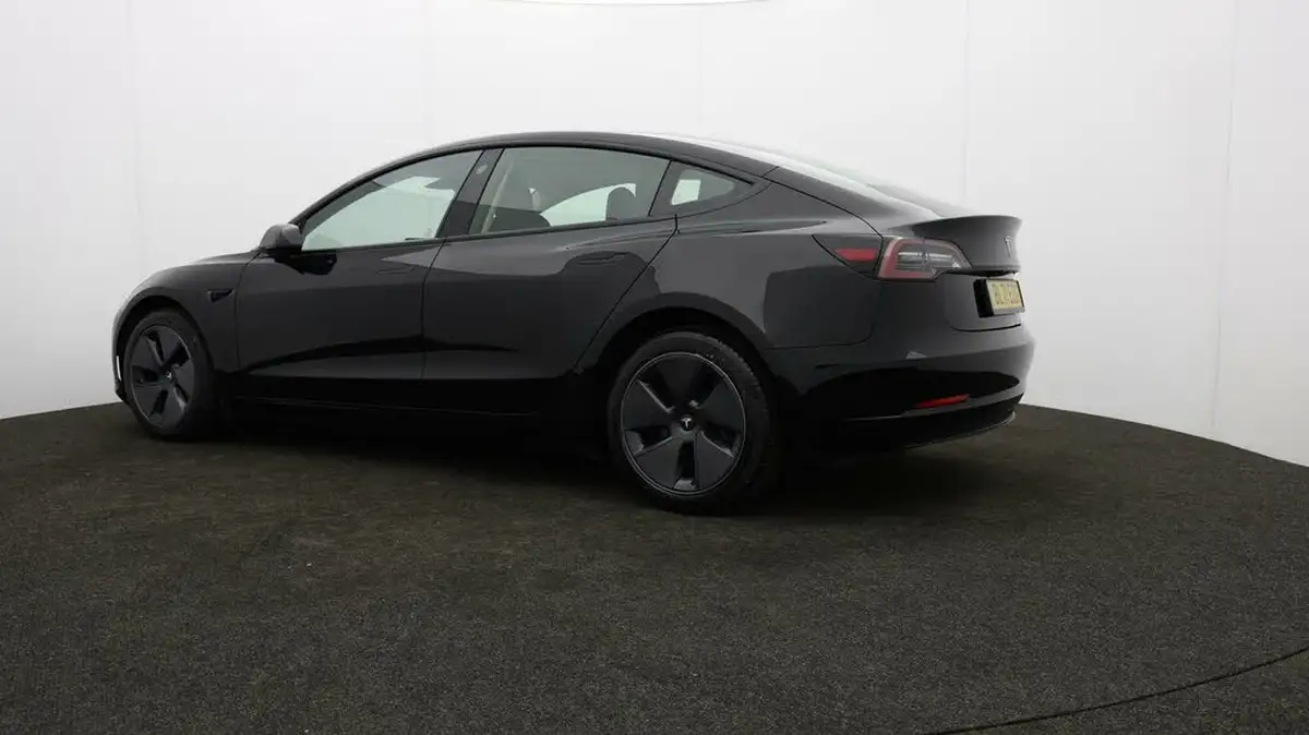 2022-tesla-model-3-e-long-range-big-73