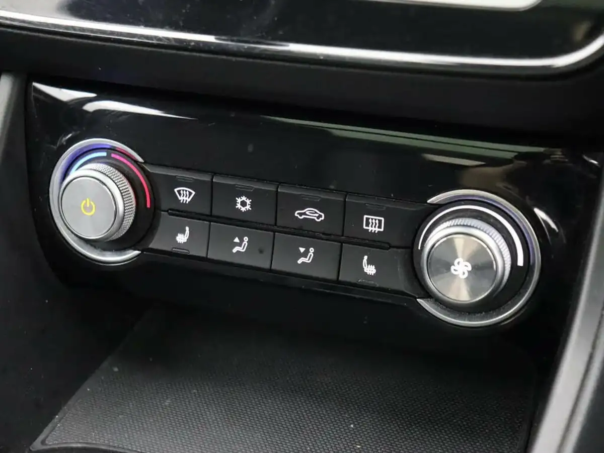 2021-mg-zs-suv-e-exclusive-ev-big-24