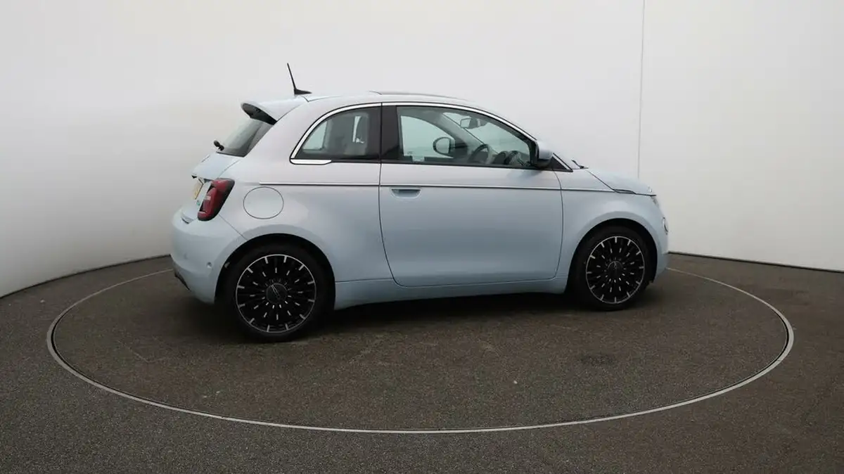 2021-fiat-500-e-la-prima-big-44