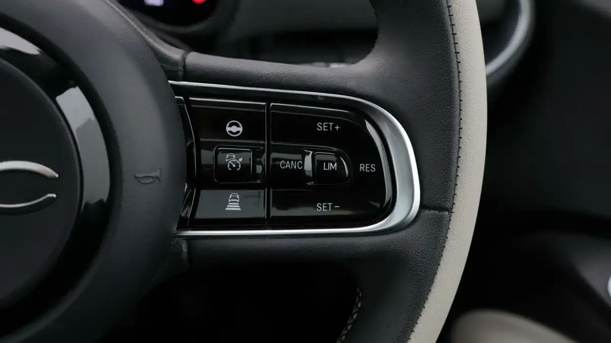 2021-fiat-500-e-la-prima-big-26