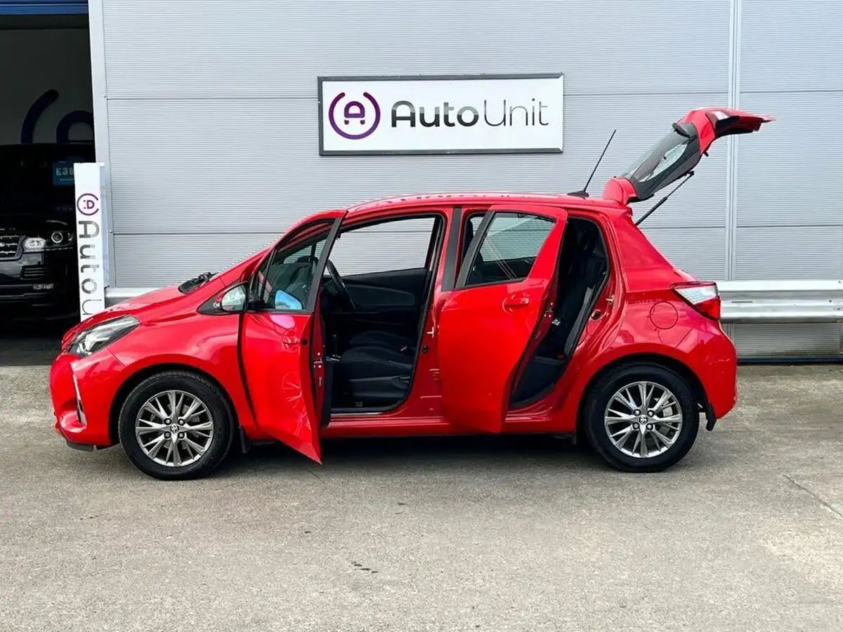 2020-toyota-yaris-15-vvt-i-icon-111bhp-1496cc-cvt-big-16