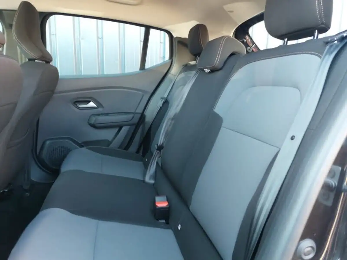 2024-dacia-sandero-stepway-10-tce-extreme-90bhp-big-5