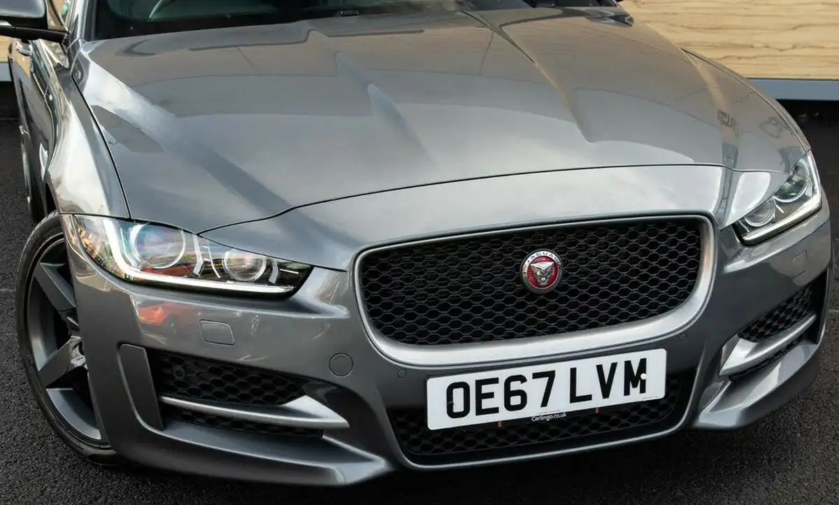 2017-jaguar-xe-20d-r-sport-180ps-ss-1999cc-auto-big-10