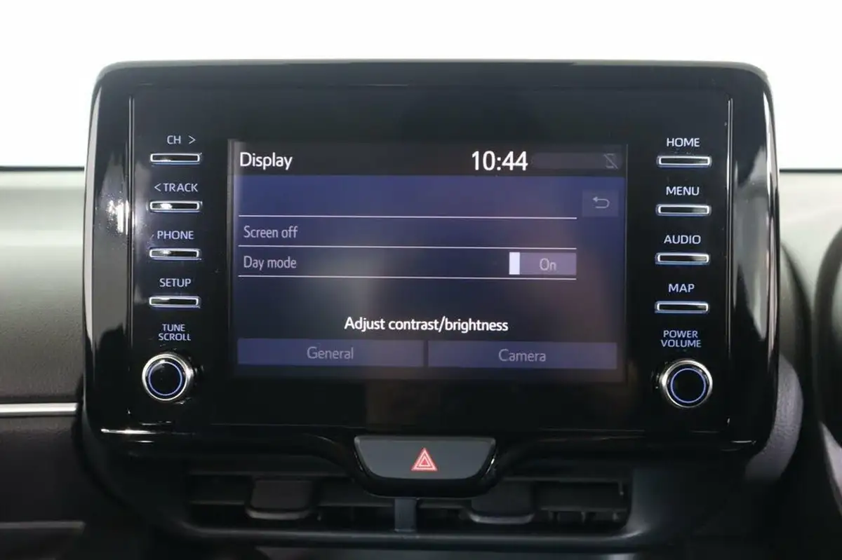 2022-toyota-yaris-15-vvt-i-icon-big-27
