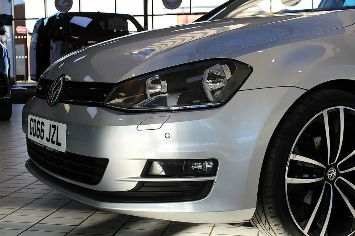 2017-volkswagen-golf-10-tsi-match-bluemotion-edition-5d-dsg-big-2