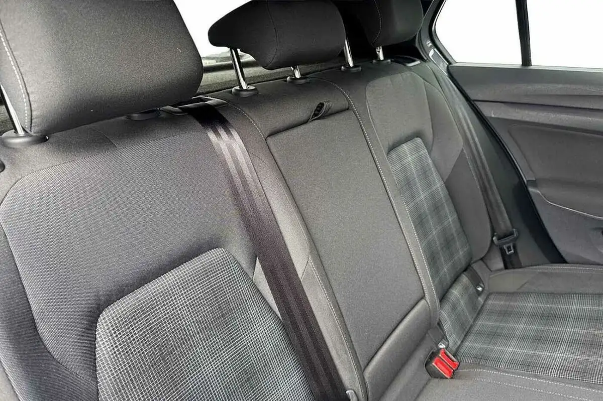 2021-volkswagen-golf-20tdi-gtd-big-7