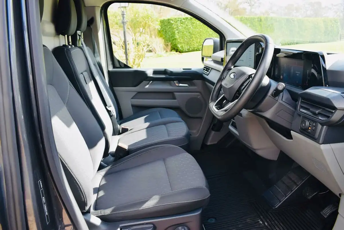 2023-ford-transit-custom-20tdci-300-l1h1-limited-136pseu6e-panel-van-1996cc-auto-big-11