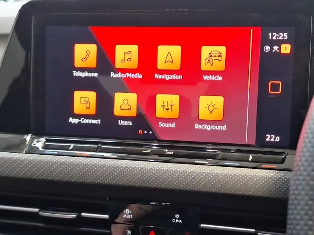 2024-volkswagen-golf-15-etsi-r-line-evo-hatchback-big-13