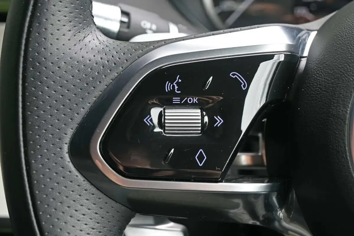 2021-jaguar-e-pace-20-d200-r-dynamic-se-big-34