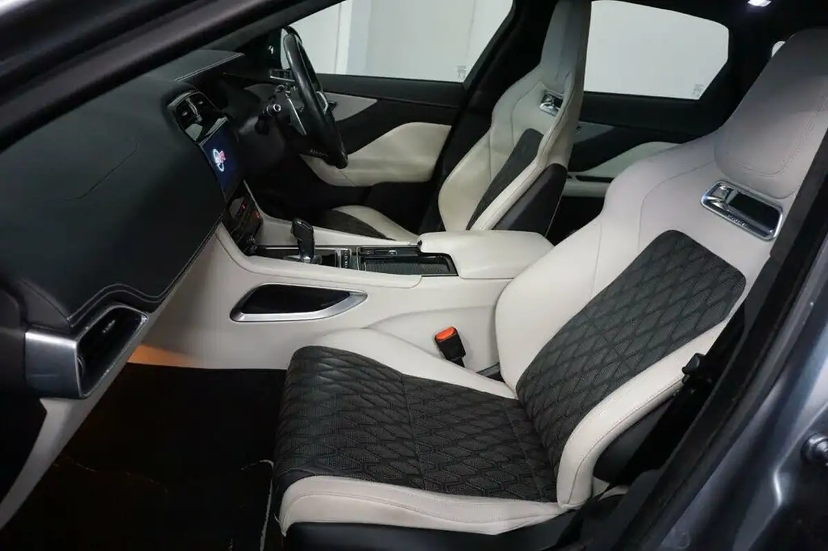 2019-jaguar-f-pace-50-v8-sc-svr-big-18