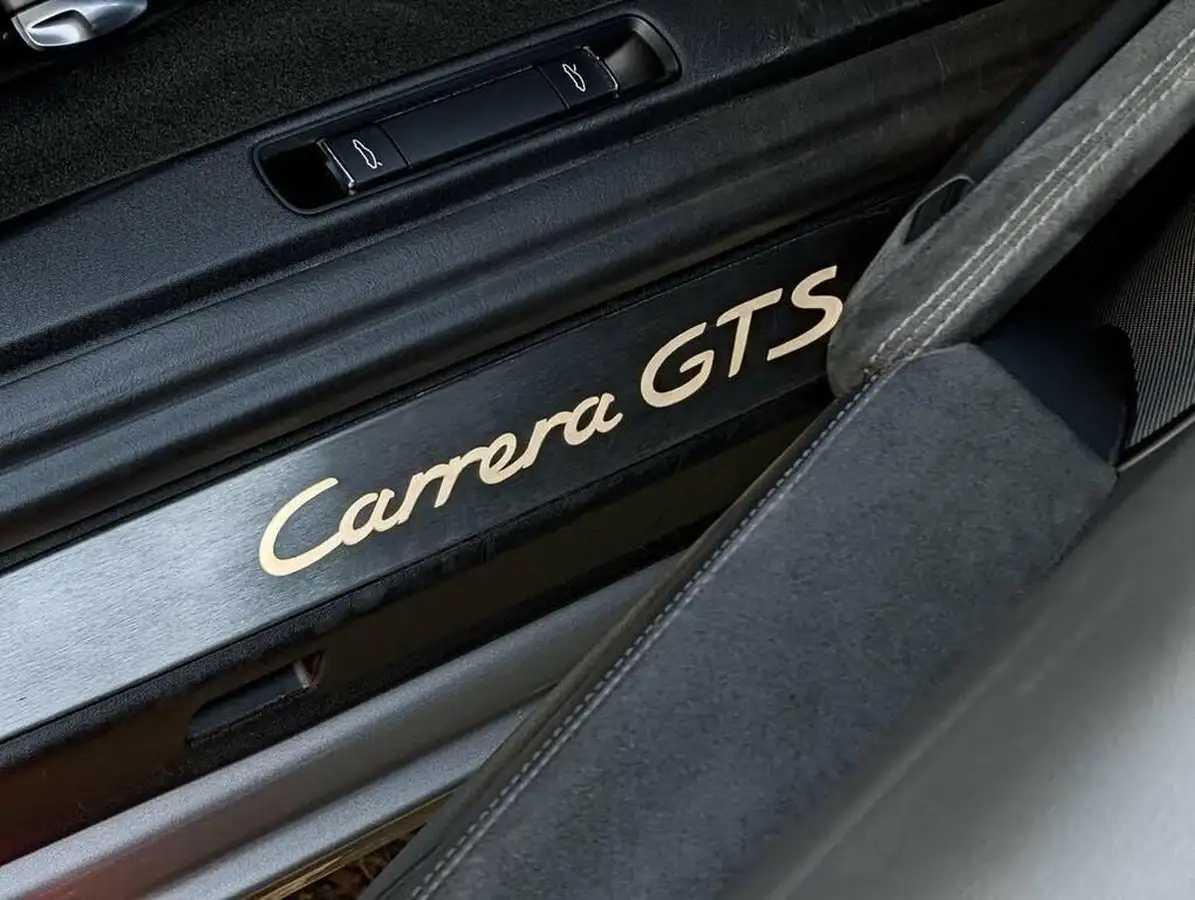 2017-porsche-911-30-carrera-gts-rwd-coupe-pdk-big-29