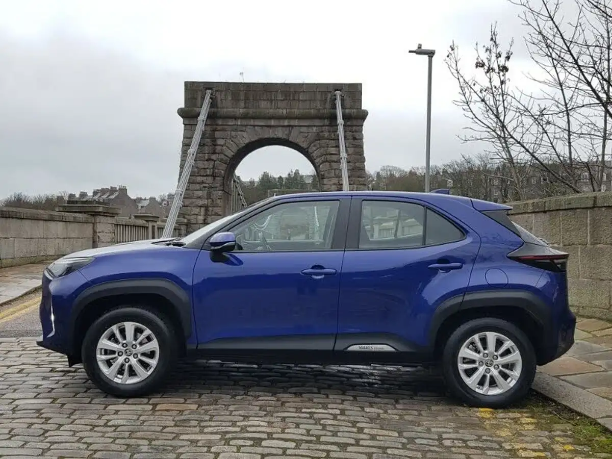 2022-toyota-yaris-cross-15-vvt-i-icon-big-3