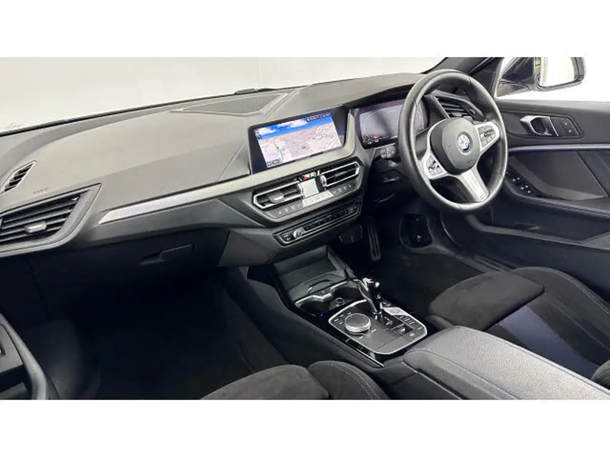 2023-bmw-1-series-20-m135i-xdrive-big-6