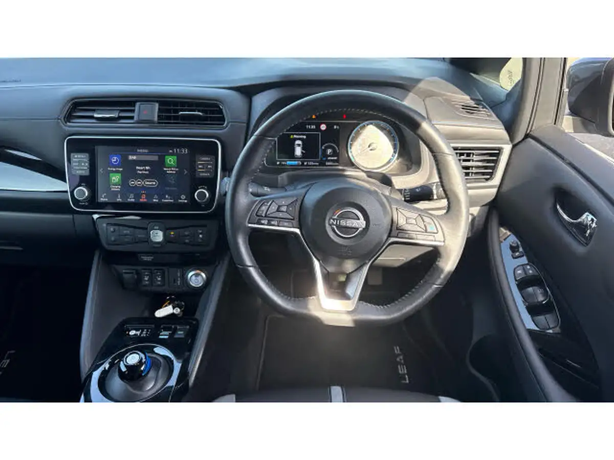 2023-nissan-leaf-e-tekna-39kwh-big-9